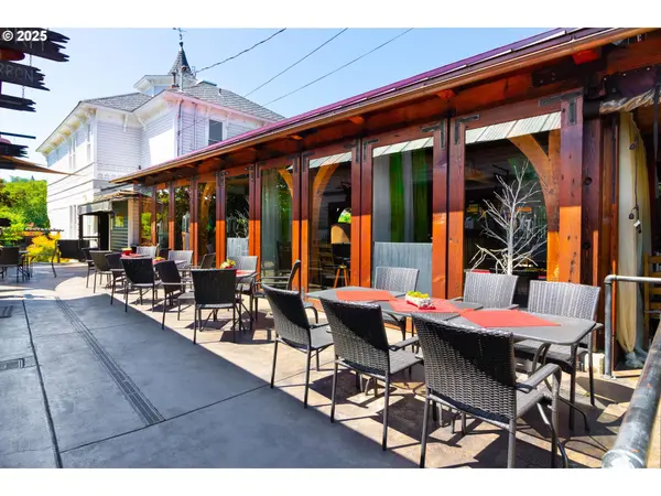 1772 SE Jackson ST, Roseburg, OR 97470