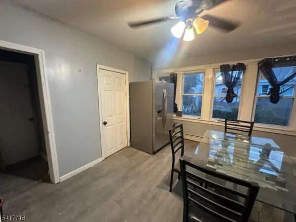 426 Franklin St #2, Elizabeth City, NJ 07206