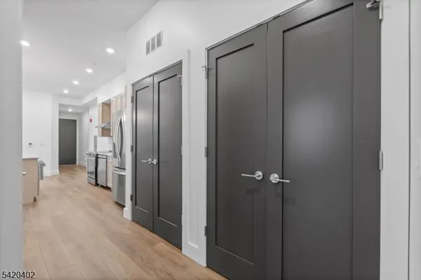 21 Lincoln Park #203, Newark City, NJ 07102