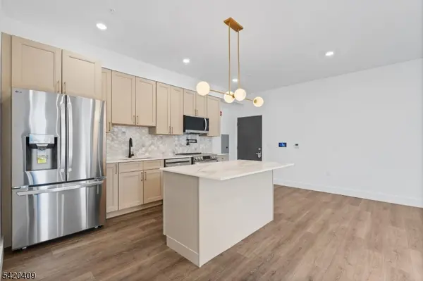 21 Lincoln Park #100, Newark City, NJ 07102