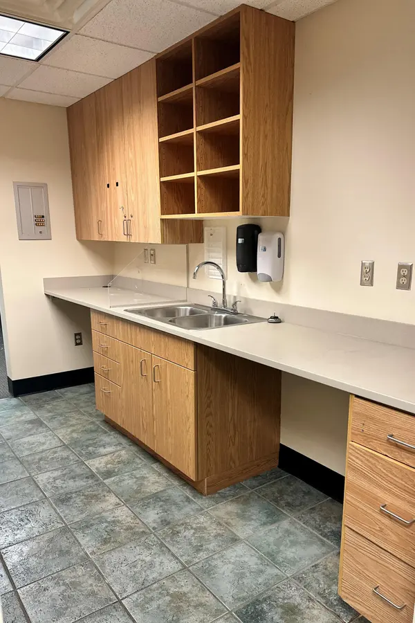 420 N Whitehall RD #B, North Muskegon City, MI 49445