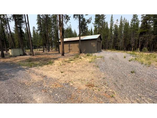 139917 BEAR SKIN RD, Crescent Lake, OR 97733