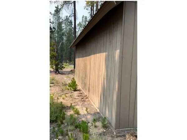 139917 BEAR SKIN RD, Crescent Lake, OR 97733