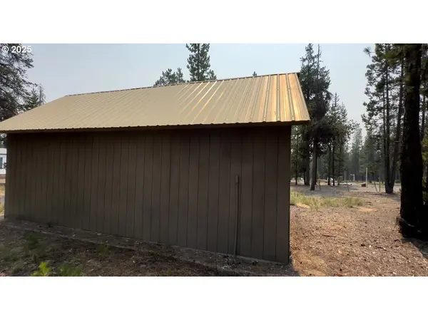 139917 BEAR SKIN RD, Crescent Lake, OR 97733