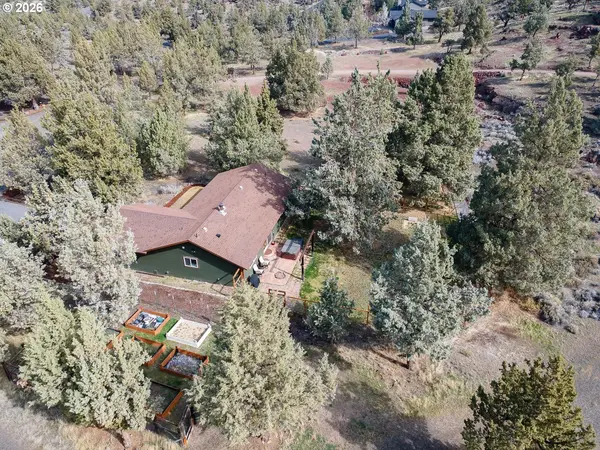 6446 NW LYNCH LN, Redmond, OR 97756