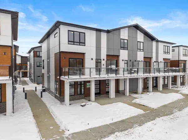 8323 8 AVE SW, Calgary, AB T3H 6M8