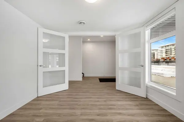 8323 8 AVE SW, Calgary, AB T3H 6M8