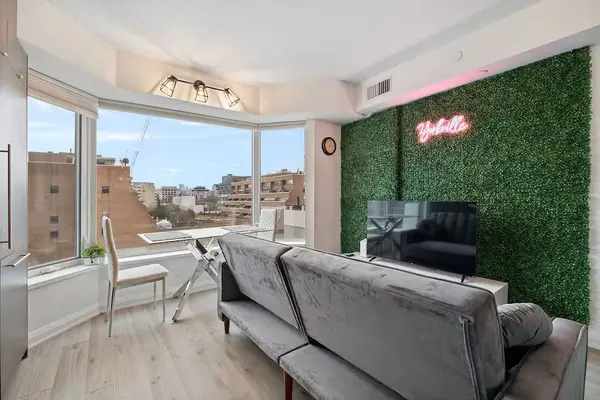 155 Yorkville AVE #501, Toronto C02, ON M5R 0B4