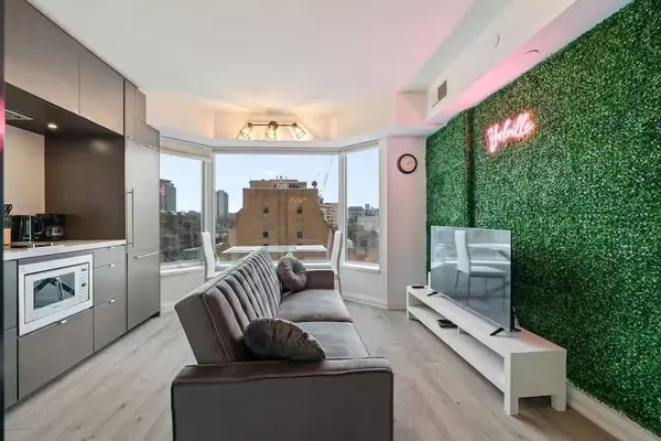 155 Yorkville AVE #501, Toronto C02, ON M5R 0B4