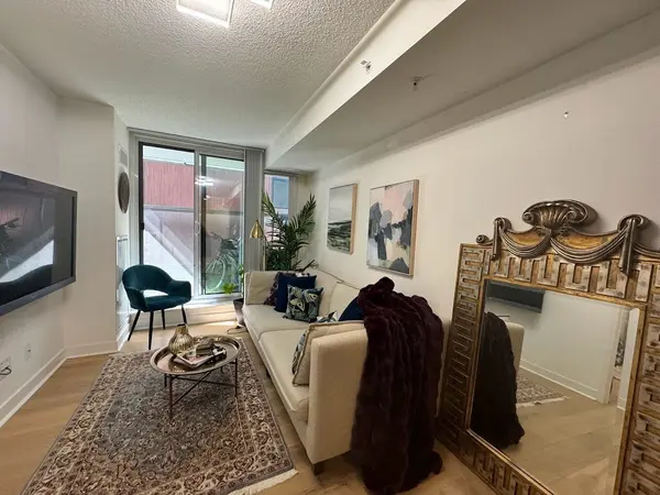 295 Adelaide ST W #217, Toronto C01, ON M5V 0L4