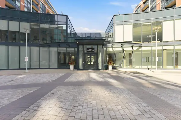 525 Wilson AVE #129, Toronto C06, ON M3H 0A7