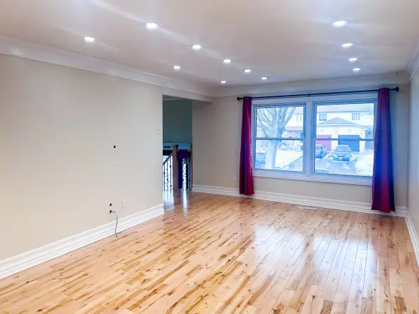 32 Goldring DR, Whitby, ON L1P 1C1