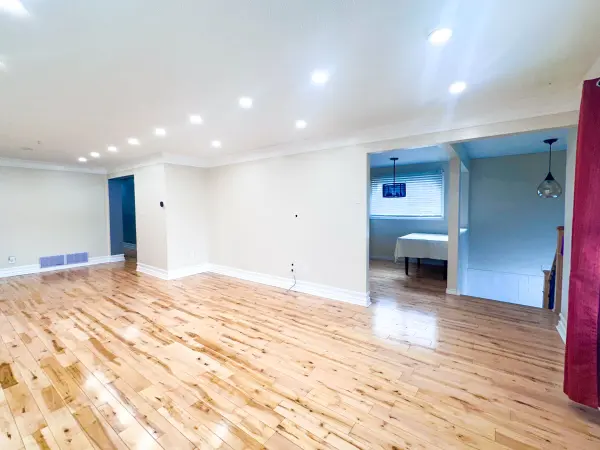 32 Goldring DR, Whitby, ON L1P 1C1