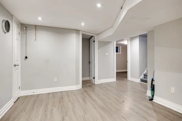 240 Markham RD #LOWER LEVEL, Toronto E08, ON M1J 3C2