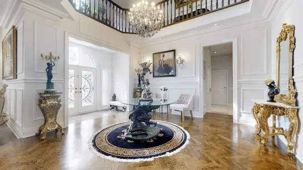 126 Old Surrey LN, Richmond Hill, ON L4C 8S6