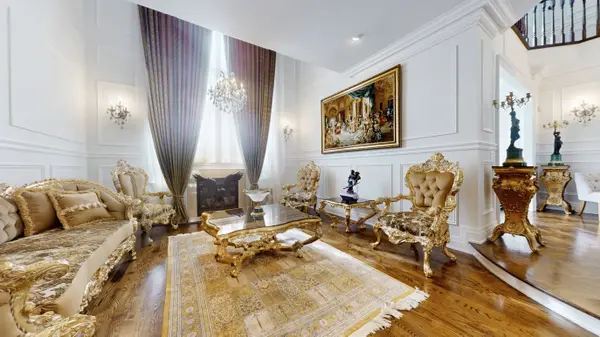 126 Old Surrey LN, Richmond Hill, ON L4C 8S6