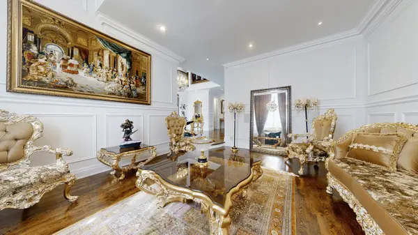 126 Old Surrey LN, Richmond Hill, ON L4C 8S6