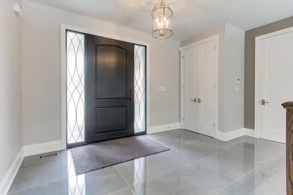 211 Pine AVE, Caledon, ON L7E 3S7