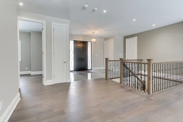 211 Pine AVE, Caledon, ON L7E 3S7