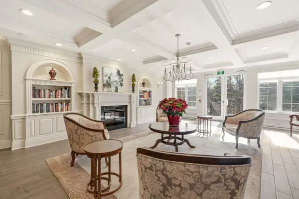 2300 Upper Middle RD #308, Oakville, ON L6M 0T4