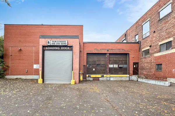 258 Wallace AVE #105, Toronto W02, ON M6P 3M9