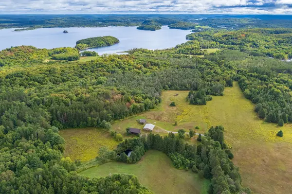 225 Etwell RD, Huntsville, ON P1H 2J2