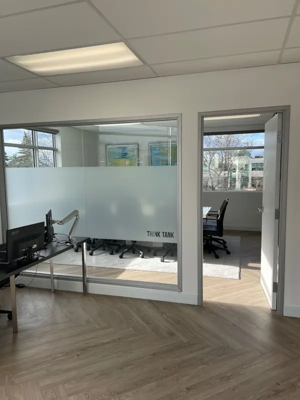 28 Deakin ST #201, Country Place - Pineglen - Crestview And Area, ON K2E 8B7