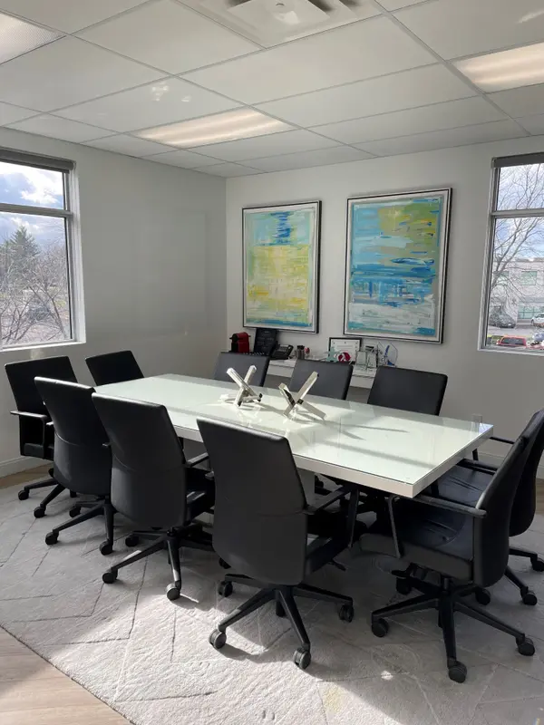 28 Deakin ST #201, Country Place - Pineglen - Crestview And Area, ON K2E 8B7