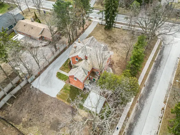 262 Main ST W, Grimsby, ON L3M 1S4