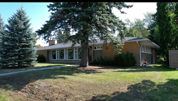 941 Pinewood RD, North Bay, ON P1B 4P2