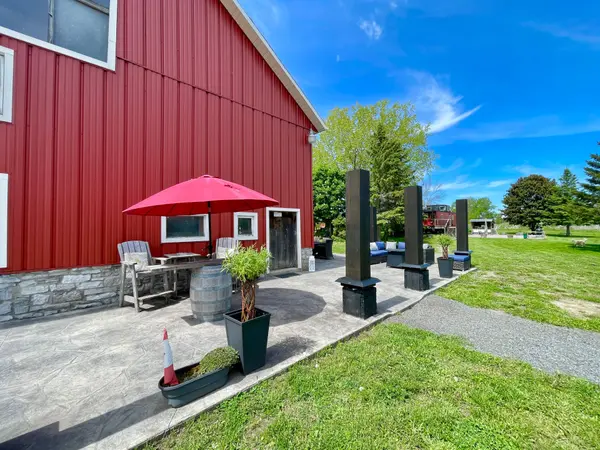 9261 Loyalist Pkwy, Greater Napanee, ON K0H 1G0