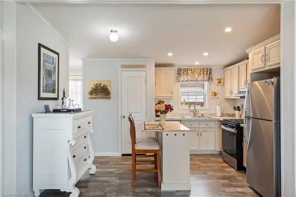 22 Copper Beech DR, Haldimand, ON N0A 1L0