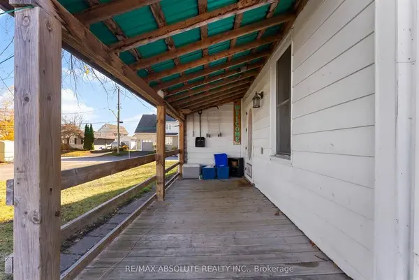 27 MacDonald ST S, Arnprior, ON K7S 2W4