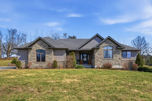 42 Windwhisper DR, Belleville, ON K0K 2V0