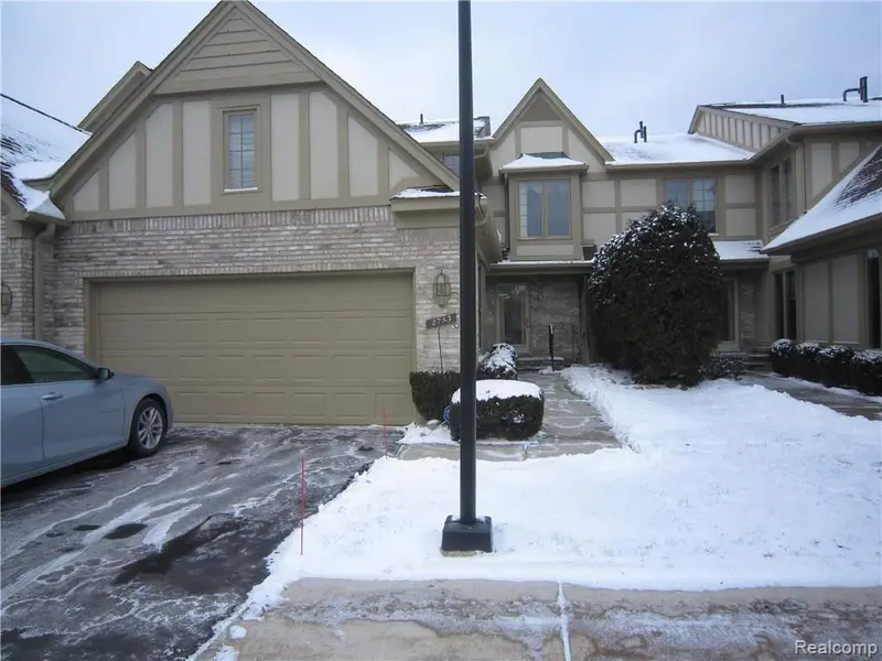 2753 MAITLAND DR, Ann Arbor, MI 48105