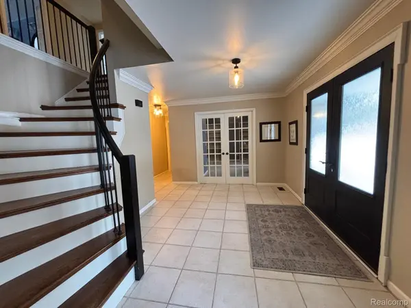 2695 Homewood DR, Troy, MI 48098