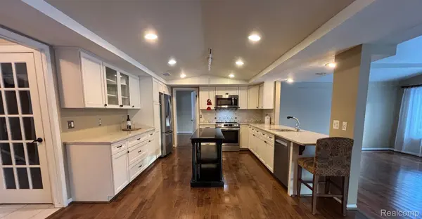 2695 Homewood DR, Troy, MI 48098