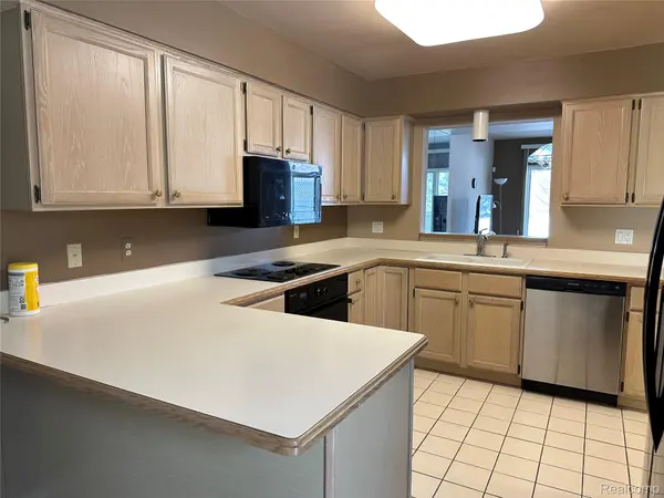 2753 MAITLAND DR, Ann Arbor, MI 48105