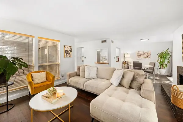 9810 Amberton Parkway, Dallas, TX 75243