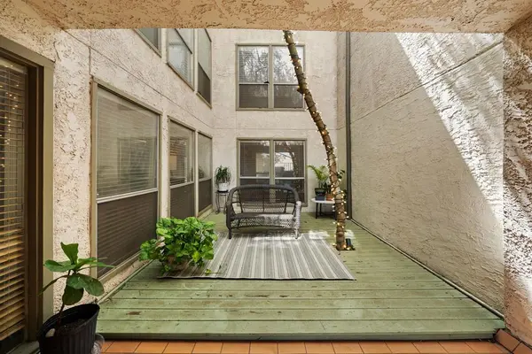 9810 Amberton Parkway, Dallas, TX 75243