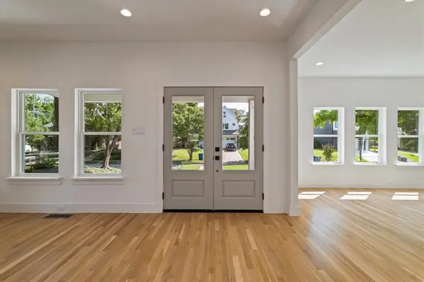 6255 Belmont Avenue, Dallas, TX 75214