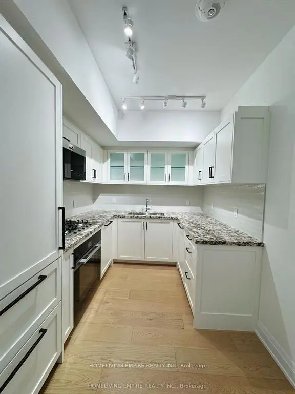 505 Glencairn AVE #221, Toronto C04, ON M6B 0B2