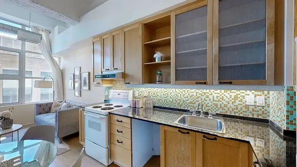 155 Dalhousie ST #926, Toronto C08, ON M5B 2P7