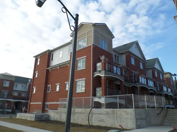 2472 Post RD #8, Oakville, ON L6H 0K1