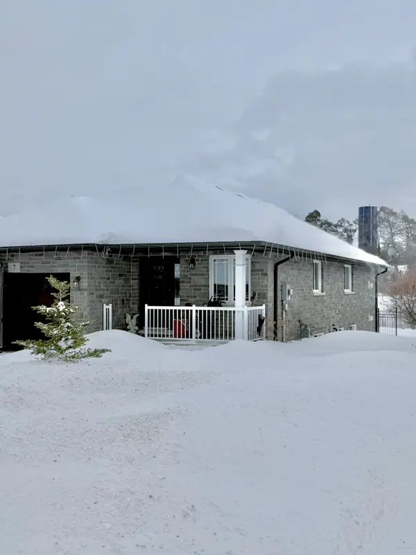 7 Millpond LN, Asphodel-norwood, ON K0L 2V0