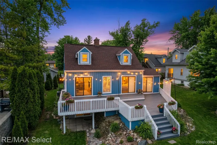 11501 Torrey RD, Fenton Charter Township, MI 48430