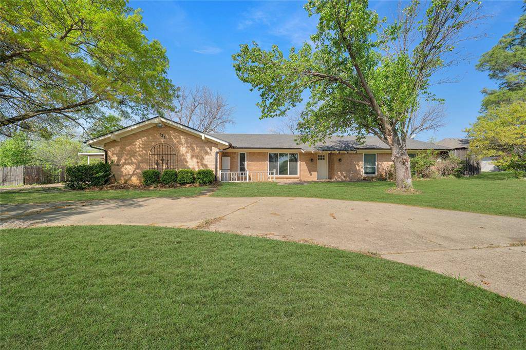 125 Redwood Drive, Highland Village, TX 75077