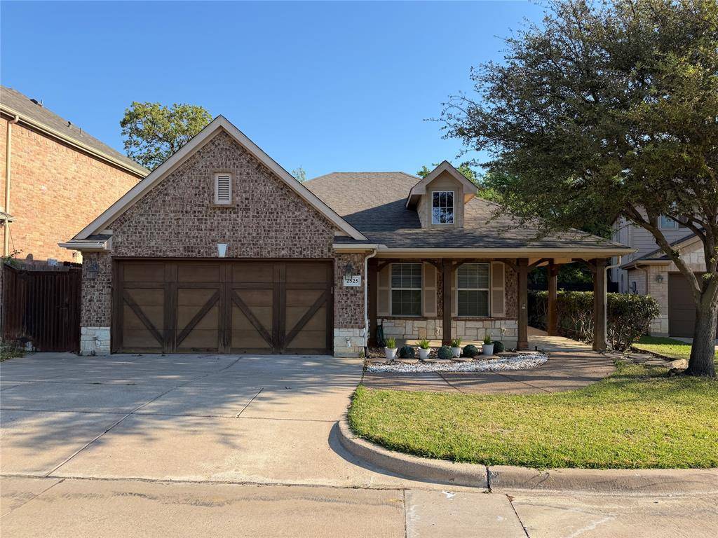2525 Creek Villas Drive, Bedford, TX 76022
