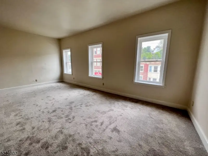 152 S Main St, Phillipsburg Town, NJ 08865