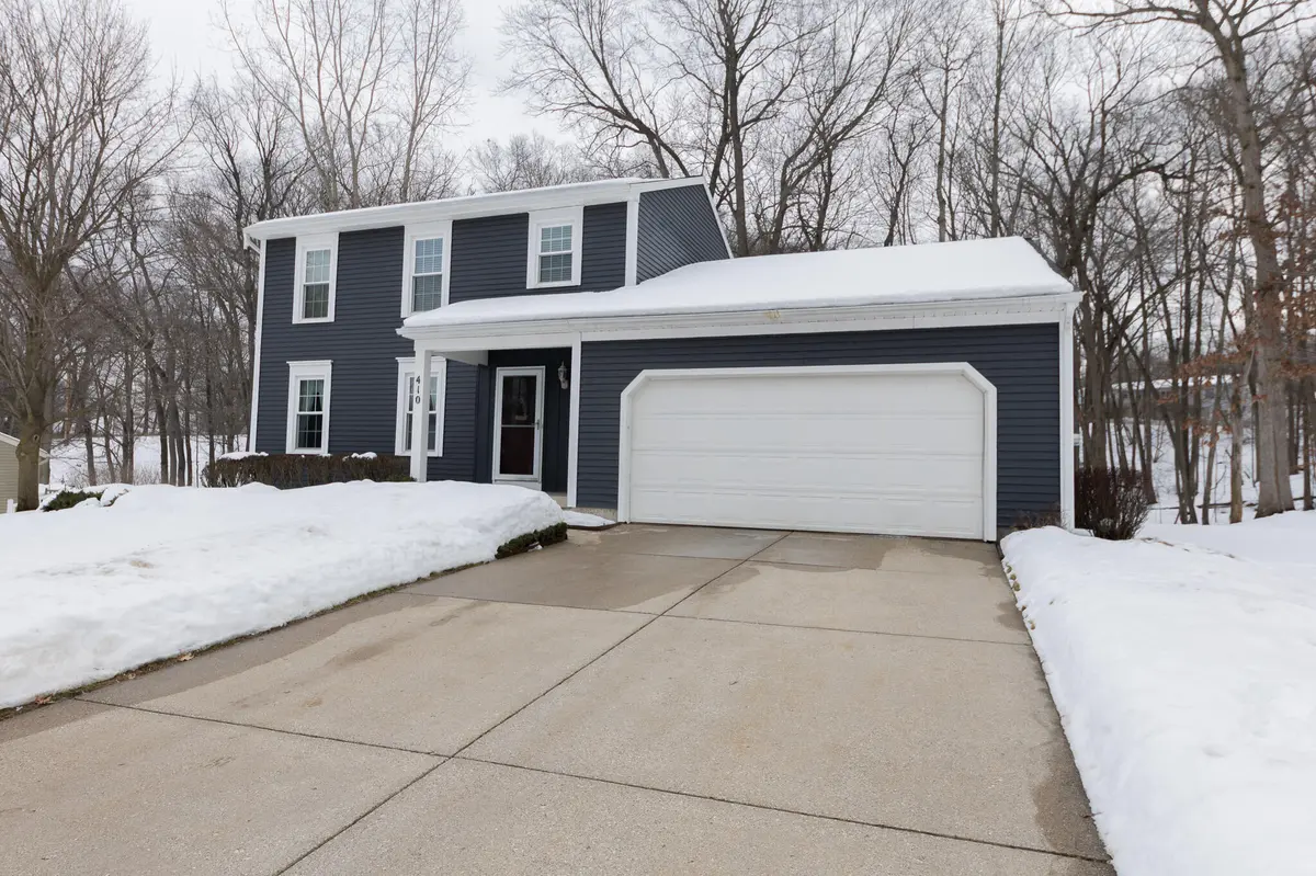 410 Adaway AVE SE, Ada Twp, MI 49301